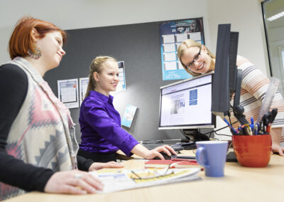 Lehtien konseptointiin inspiraatiota Yhdysvalloista – ”Jaoimme lehdet Trumpin ja Clintonin heimoon”