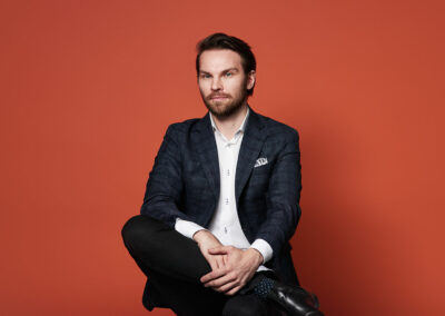 Kaikki eivät halua tilata – mikromaksut ja räätälöidyt tarjoukset leviävät viihteestä uutismediaan, ennakoi tutkija