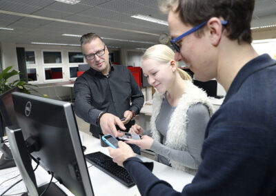 Karjalaisen juttuja voi nyt ostaa tekstiviestillä – ”Tämä oli meille helppo tie”