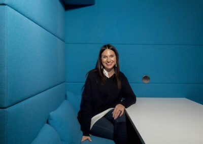 Uutismedia ei ole Suomessa herännyt brändityöhön, sanoo Sanoman Heidi Björklöf – ”Se vaikuttaa pakosti siihen, miten uutismediaa halutaan kuluttaa”