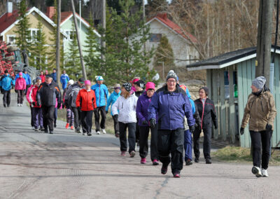 Lehti rakentaa yhteisöä lenkkipolulla