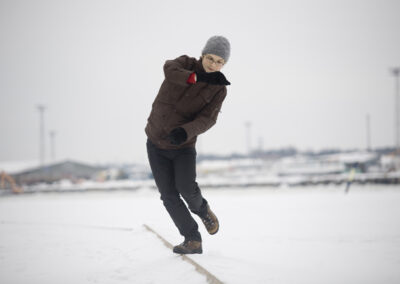Vapaa toimittaja kirjoittaa yksin