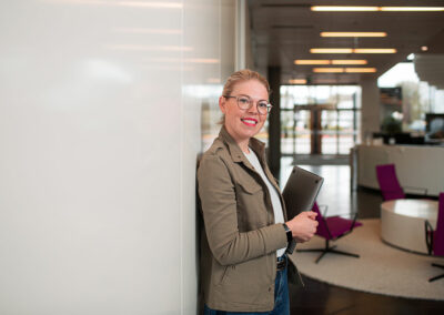 ”Tuoteomistaja katsoo 360 asteen kulmasta”: Sanna Koivuranta kertoo, miten tuoteroolit helpottavat elämää mediatalossa