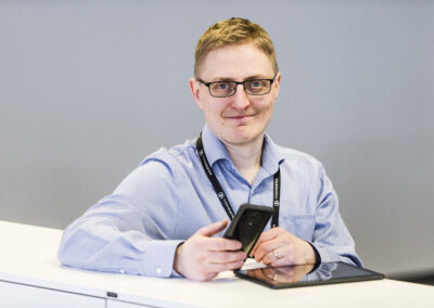 ”Tekemistä on enemmän kuin tunteja ja tekijöitä”: Simo Rontti kertoo, mitä palvelumuotoilija tekee mediatalossa