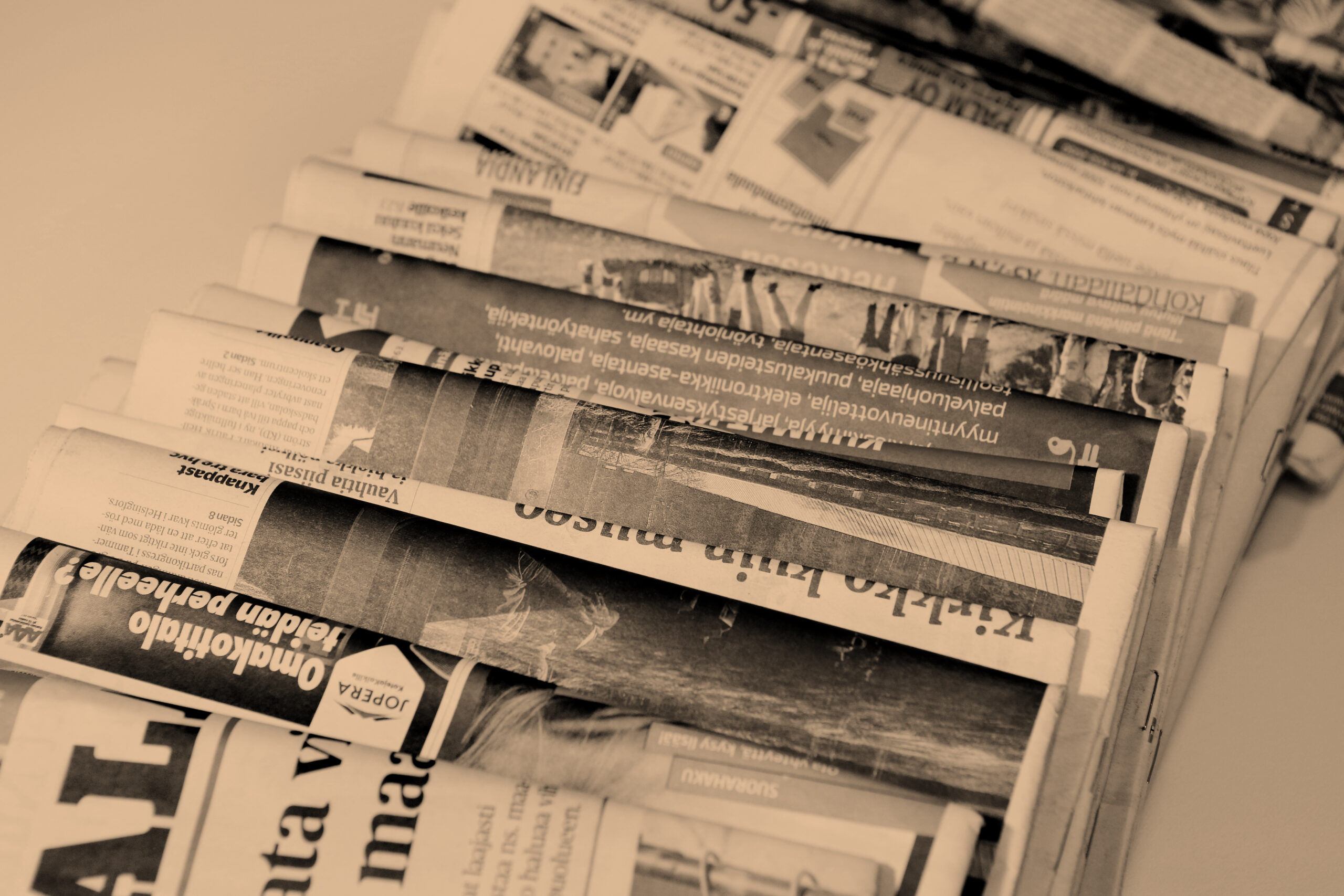 Medialiitto, sanomalehdet, ipad, pad, mobiili, puhelin, känny,