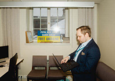 Taustavaikuttajat kertovat puolueidensa suhteista mediaan vaalien alla: ”Jos ei ole vastakkainasettelua, julkisuuteen ei pääse”