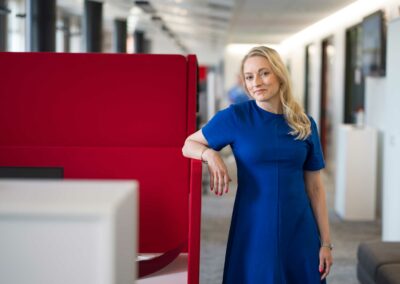 Uutismedian myynti palasi koronaa edeltäneelle lasku-uralle: Paikallis-, kaupunki- ja päivälehtien digitaaliset mainostuotot putosivat viime vuonna