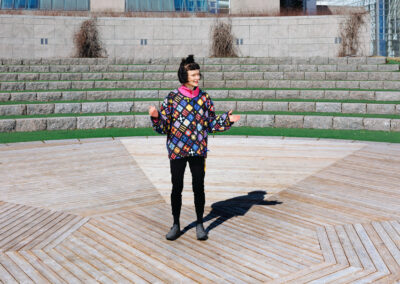 Yhä useampi toimittaja tarvitsee työssään ääntä ja esiintymistaitoja – Puhekouluttaja Kaisa Osola kertoo parhaat vinkkinsä