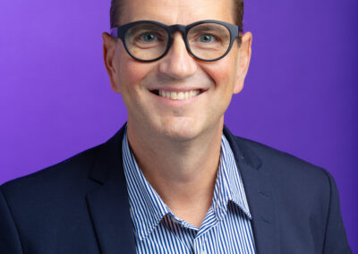 Ylen ja paikallislehtien yhteistyö lisääntyy, kuviossa on kolme voittajaa